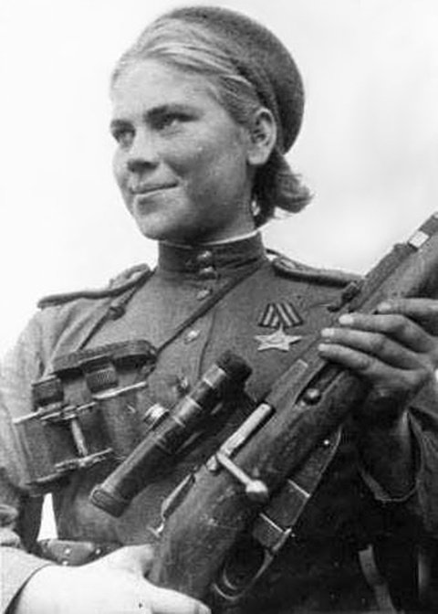 A história da atiradora Roza, que aos 19 anos participou da Segunda Guerra