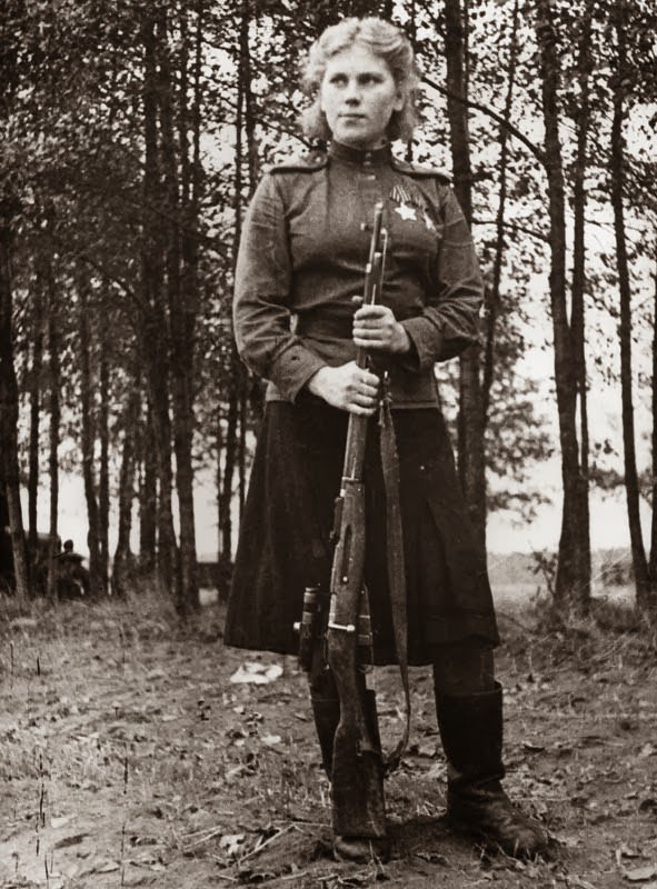 A história da atiradora Roza, que aos 19 anos participou da Segunda Guerra