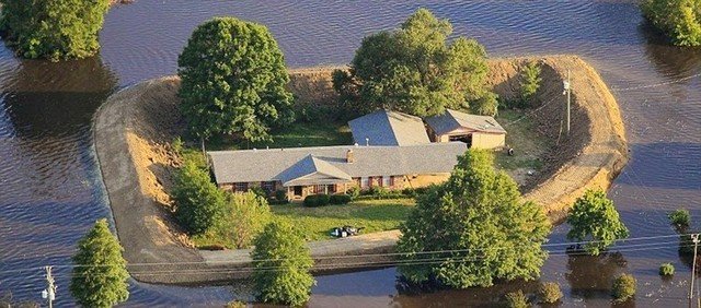 Veja como as pessoas protegeram suas casas durante uma cheia do Mississippi