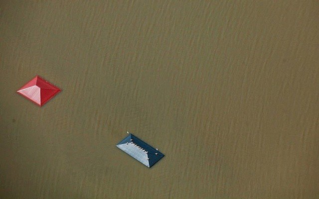 Veja como as pessoas protegeram suas casas durante uma cheia do Mississippi