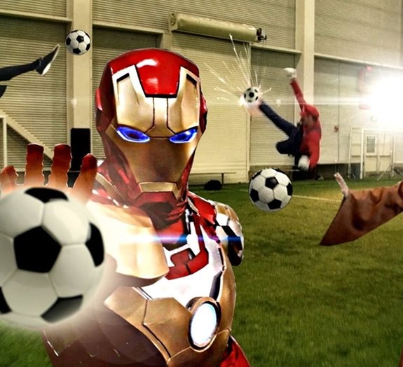 Super-heróis se enfrentam na partida de futebol mais épica do mundo [vídeo]