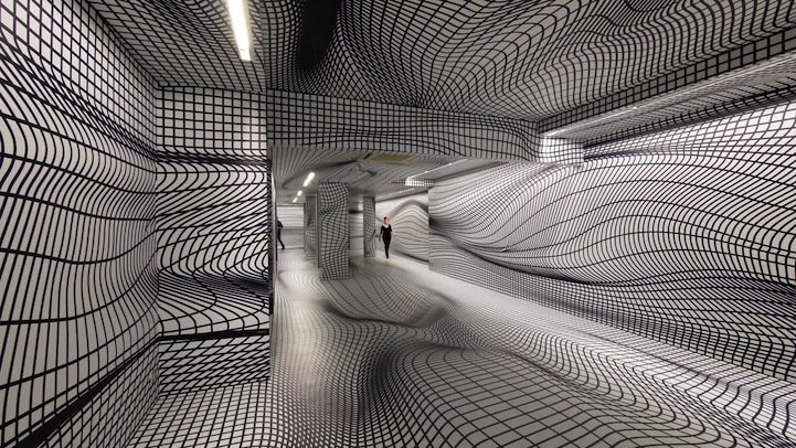 Parece mágica: Artista cria galerias inteiras com ilusão de óptica
