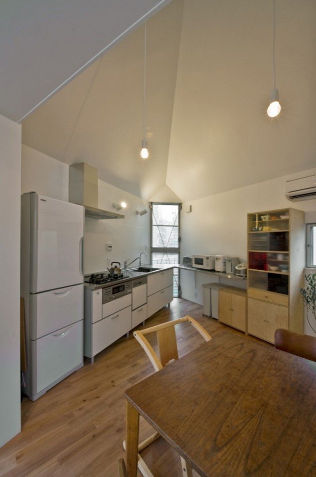 Esta casa incrível tem 2 andares, vários cômodos – tudo em apenas 29 m²