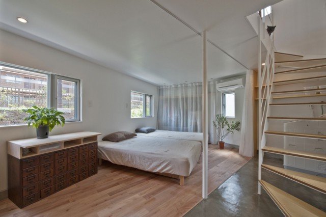 Esta casa incrível tem 2 andares, vários cômodos – tudo em apenas 29 m²