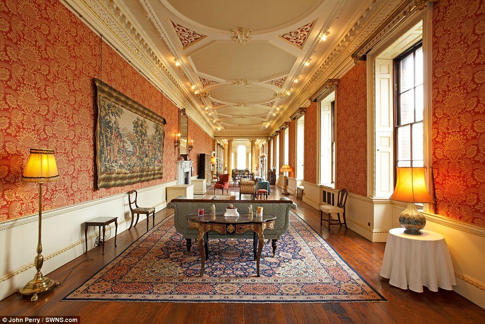 Castelo que inspirou Jane Austen a escrever sobre Mr. Darcy está à venda