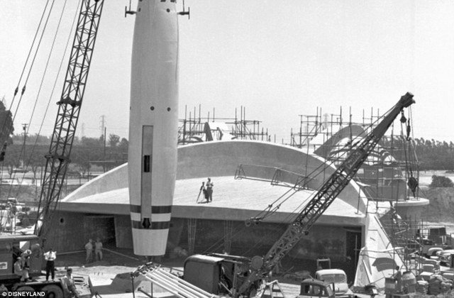 Você sabia que a Disneylândia vai completar 60 anos de existência?