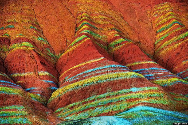 Surpreendente: veja as paisagens das belas montanhas coloridas da China