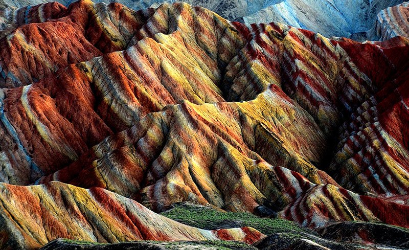 Surpreendente: veja as paisagens das belas montanhas coloridas da China