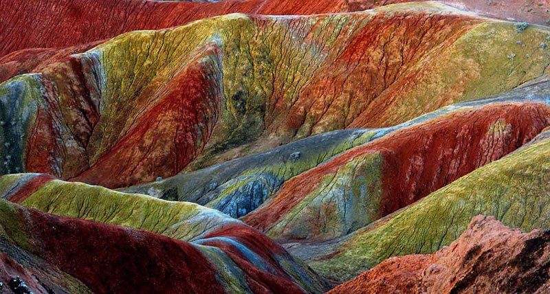 Surpreendente: veja as paisagens das belas montanhas coloridas da China