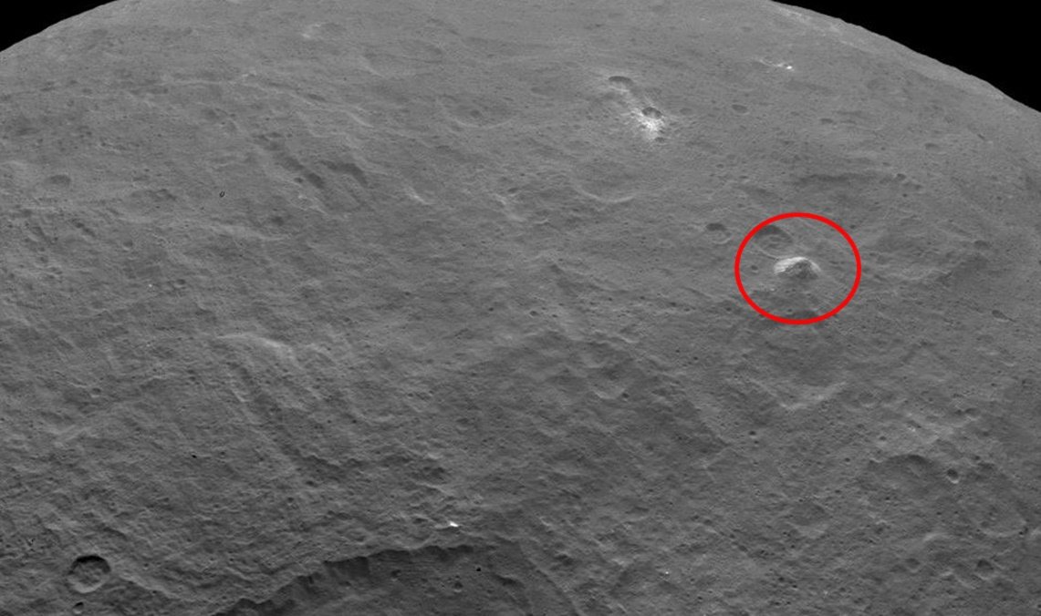 A pirâmide em Ceres