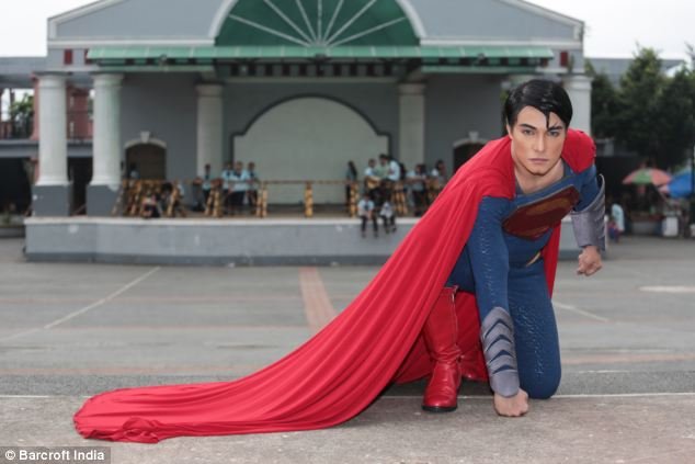 Super-Homem filipino é proibido de fazer cirurgias no abdômen – entenda