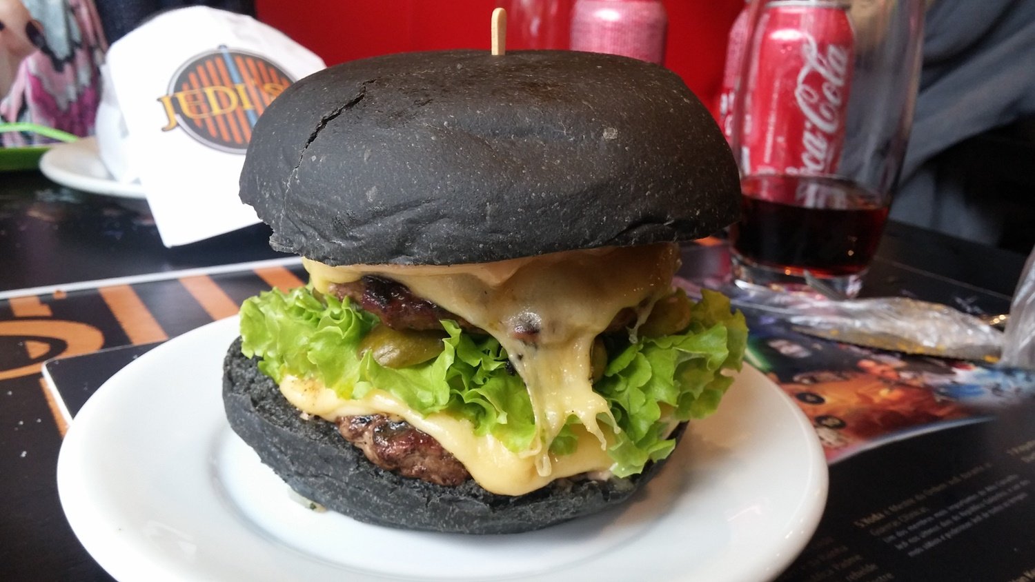 Ainda não foi ao restaurante com temática de Star Wars em SP? Fomos visitar