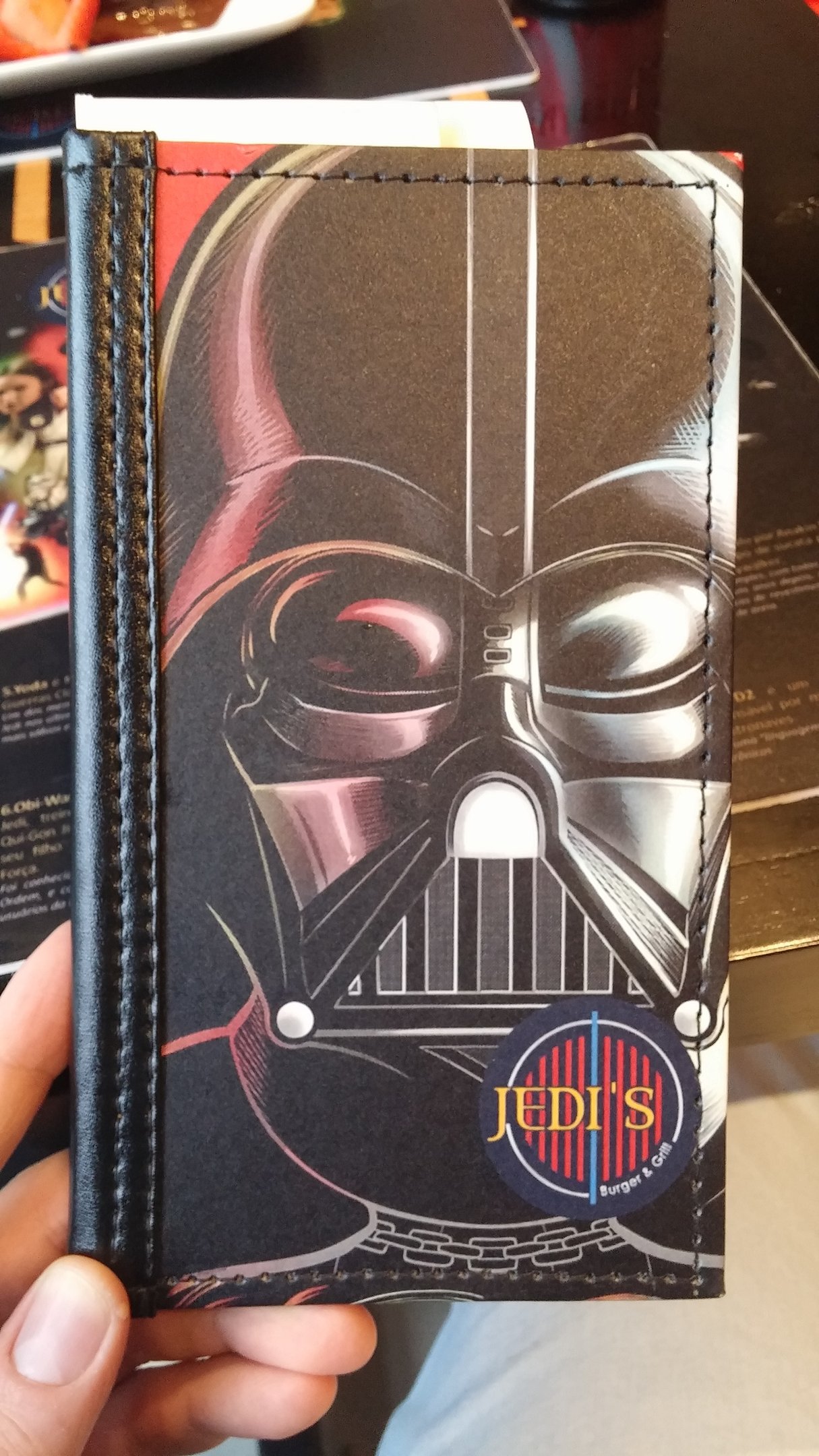 Ainda não foi ao restaurante com temática de Star Wars em SP? Fomos visitar