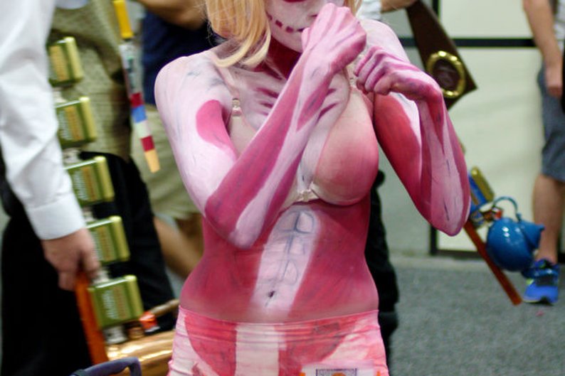Annie Leonhart (Versão Titã)