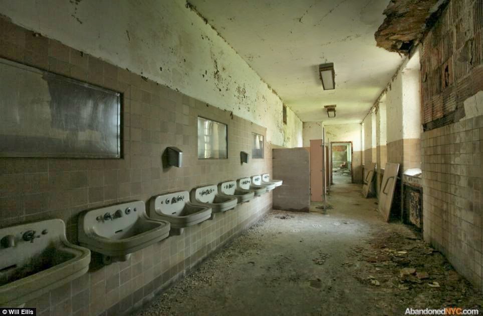 Fotos guardam memórias aterrorizadoras de sanatórios abandonados