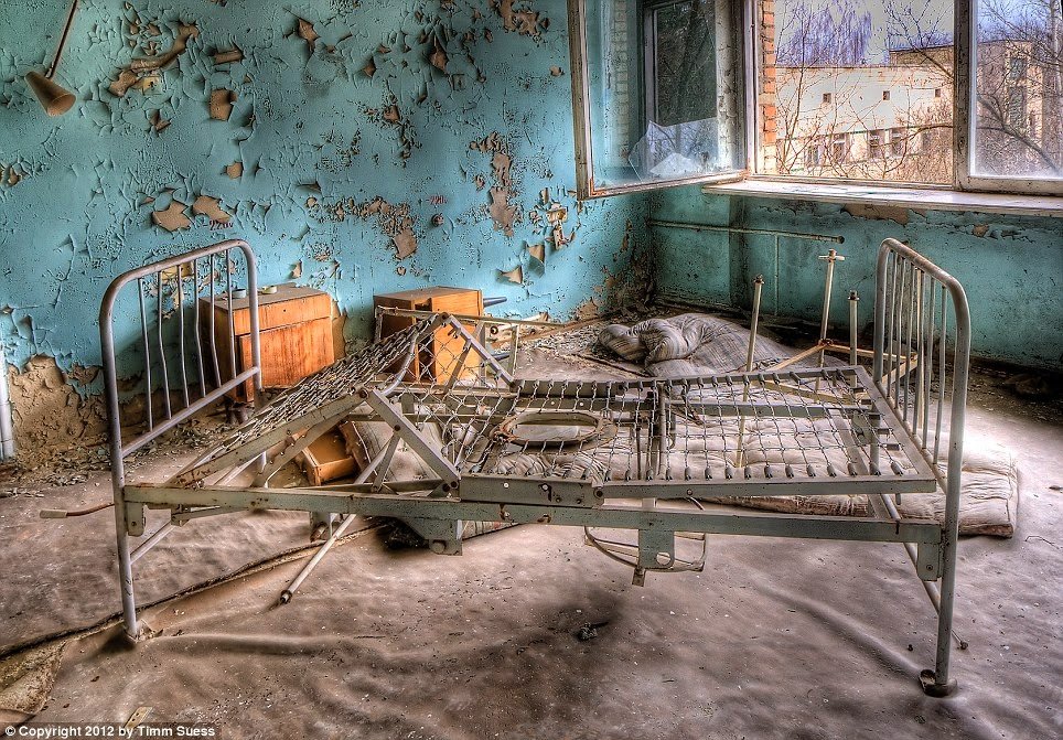 Fotos guardam memórias aterrorizadoras de sanatórios abandonados