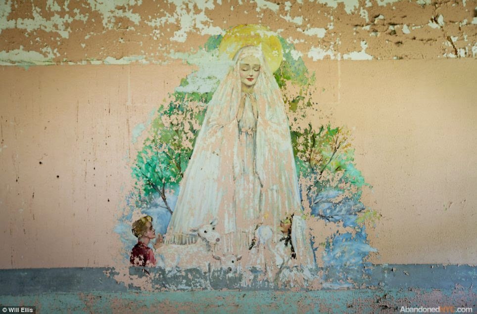 Fotos guardam memórias aterrorizadoras de sanatórios abandonados