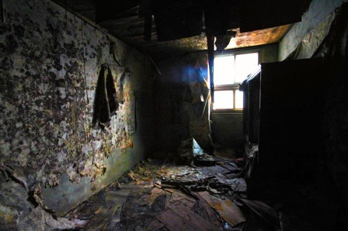 Fotos guardam memórias aterrorizadoras de sanatórios abandonados