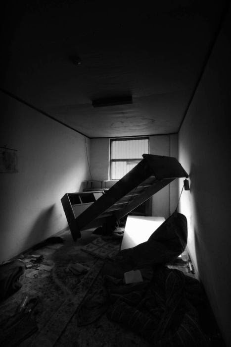 Fotos guardam memórias aterrorizadoras de sanatórios abandonados