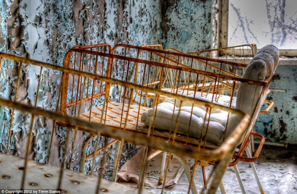 Fotos guardam memórias aterrorizadoras de sanatórios abandonados