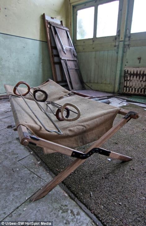 Fotos guardam memórias aterrorizadoras de sanatórios abandonados