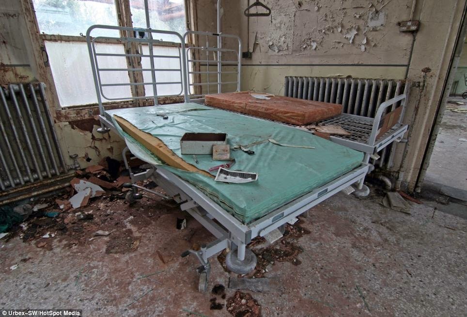 Fotos guardam memórias aterrorizadoras de sanatórios abandonados