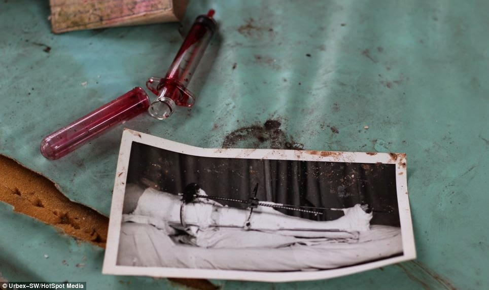 Fotos guardam memórias aterrorizadoras de sanatórios abandonados