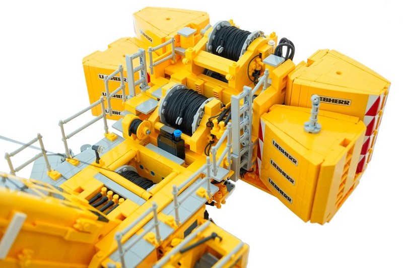 LEGO para adultos: grua móvel de 18 rodas e 11 motores é impressionante