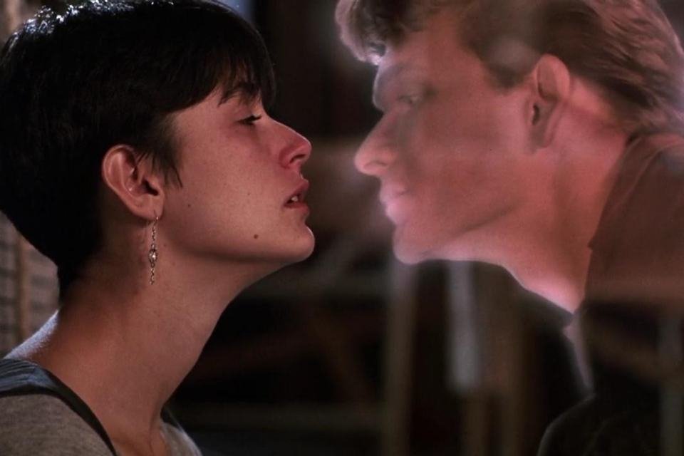 Ghost - do outro lado da vida  Patrick swayze, Swayze, Ghost movies