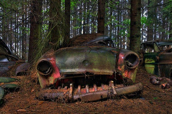 Cemitérios de aviões e carros: memórias da Segunda Guerra Mundial