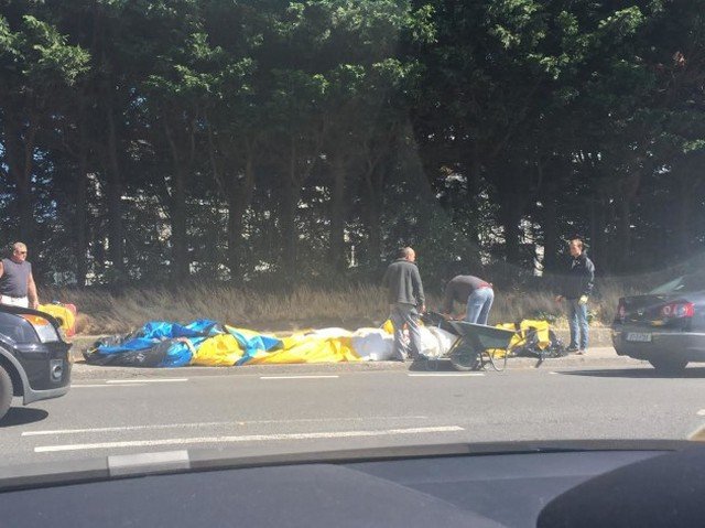 Minion gigante voador assusta moradores de Dublin, na Irlanda