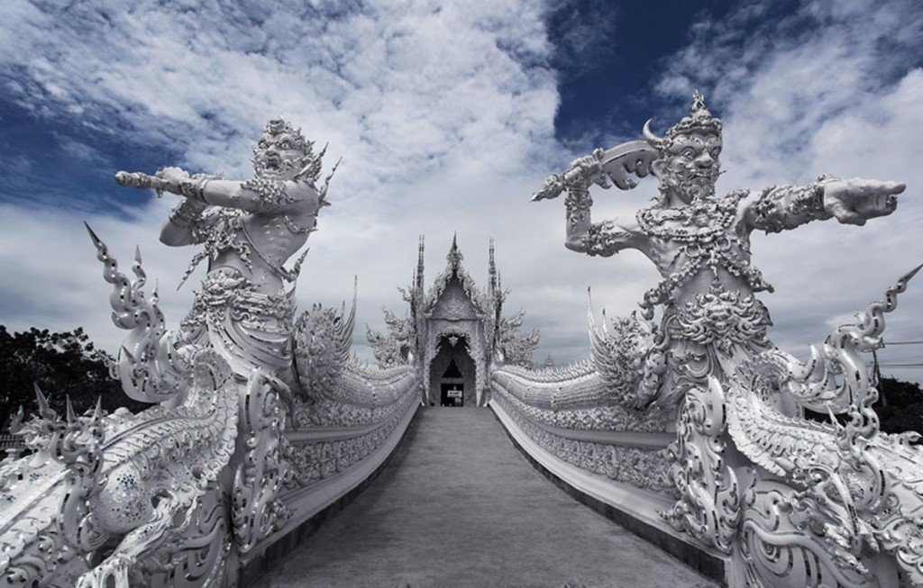 Entrada do Wat Rong Khun