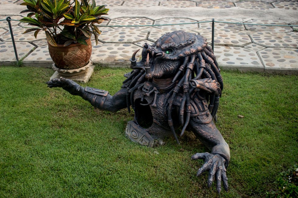 A estátua do Predador também é uma referência pop do local