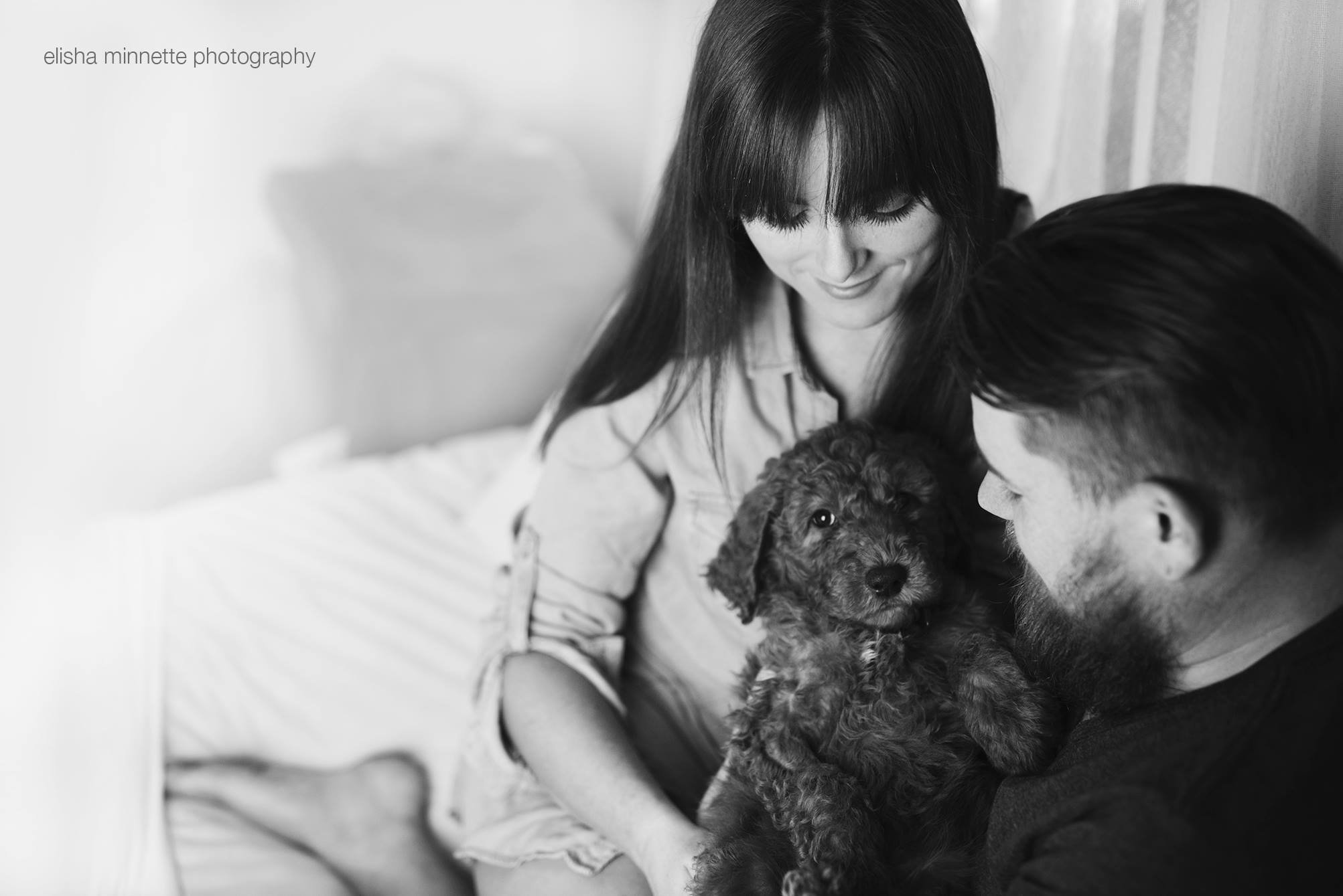 Inusitado: casal prepara surpresa para os pais com fotos do ‘netinho’