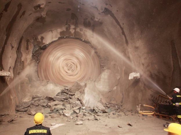 Conheça o maior túnel do mundo, que será inaugurado na Suíça no ano que vem