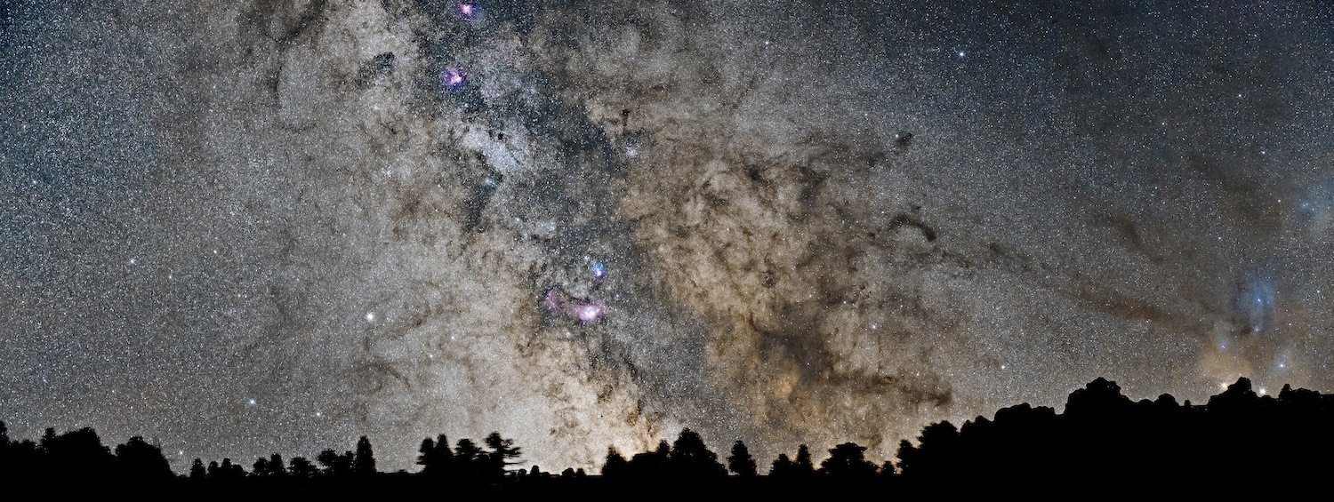 Finalista na categoria Skyscapes - River of Light por Martin Campbell (Reino Unido)