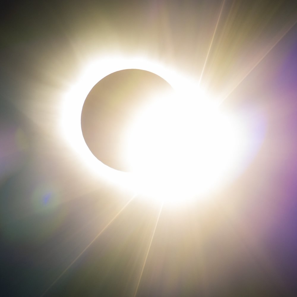Finalista na categoria Our Sun - Totality Ends por David Wrangborg (Suécia)