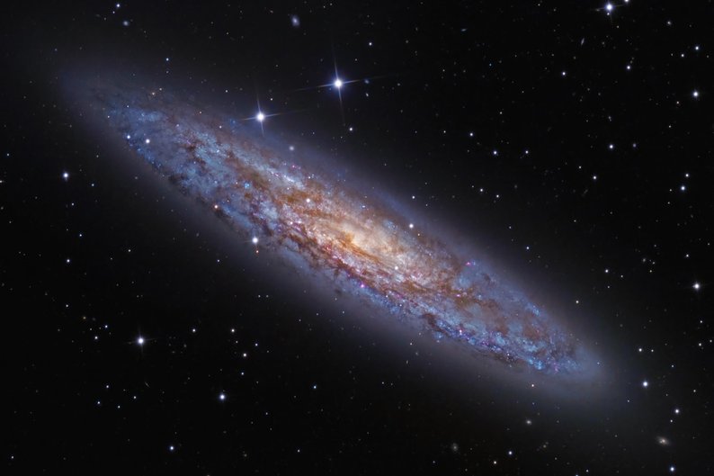 Finalista na categoria Galaxies - Cosmic Oasis por Marcus Davies (Austrália)