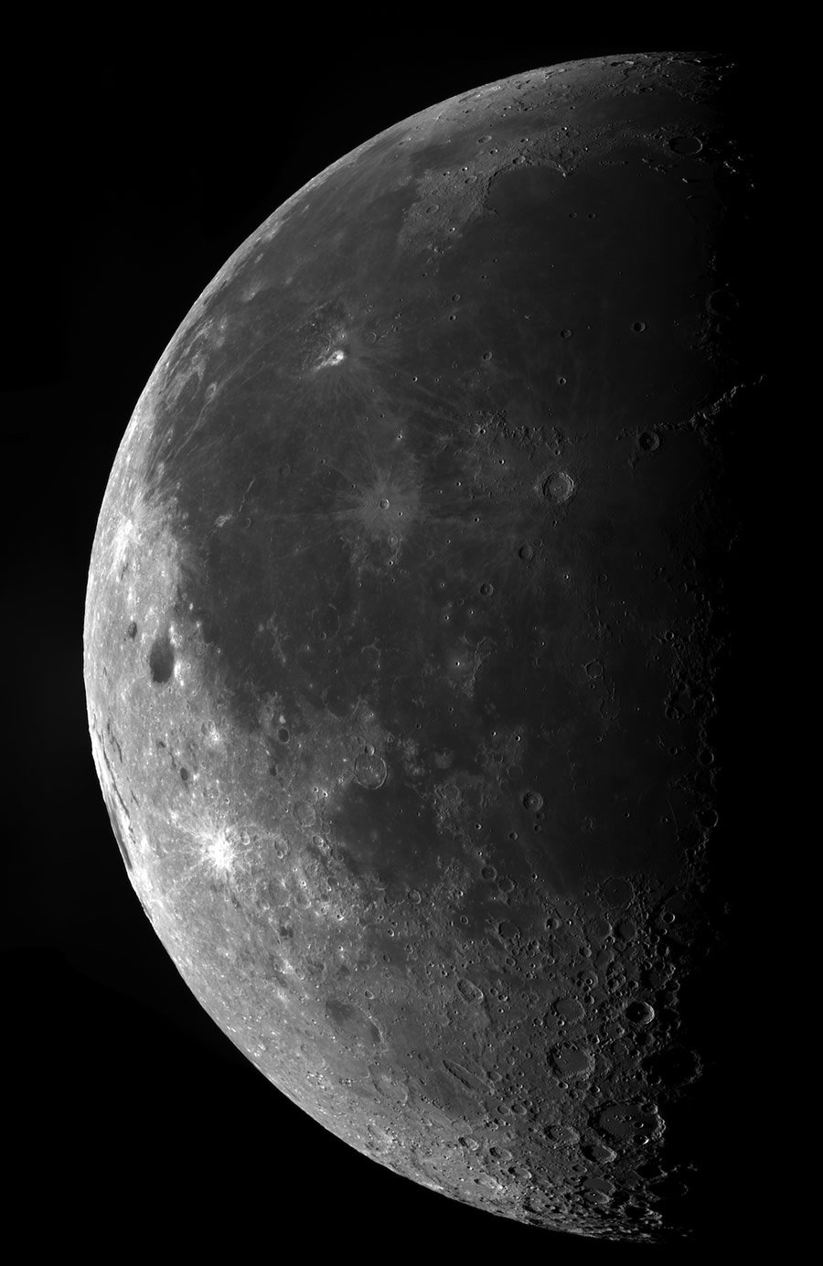 Finalista na categoria Young Astronomy Photographer of the Year - Mega Moon por Ethan Chappel (EUA, 15 anos)