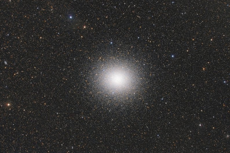 Vencedor na categoria Stars and Nebulae - The Magnificent Omega Centauri por Ignacio Diaz Bobillo (Argentina)