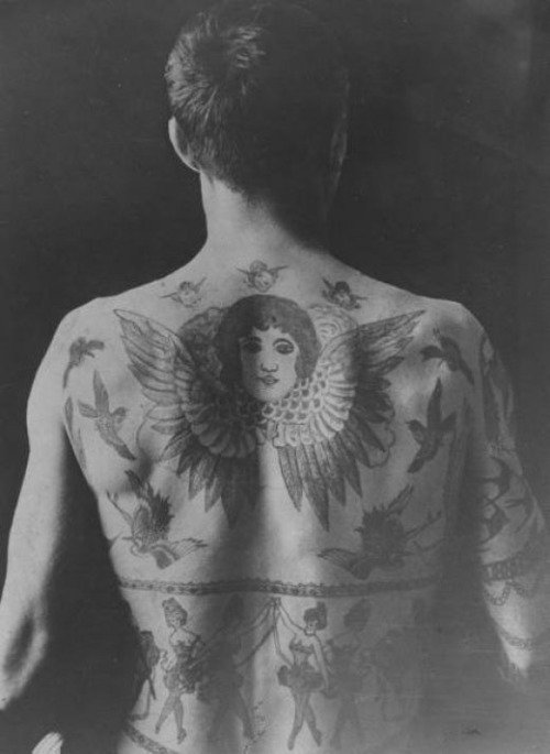 Fotografias mostram como eram as tatuagens antes da década de 60