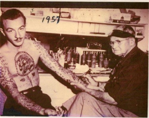 Fotografias mostram como eram as tatuagens antes da década de 60
