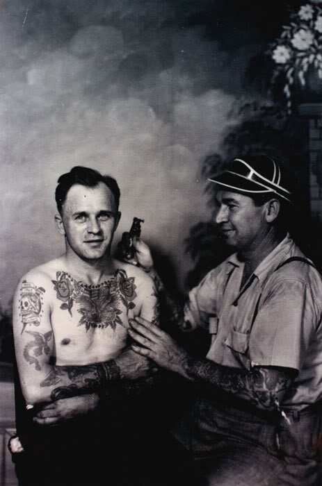 Fotografias mostram como eram as tatuagens antes da década de 60