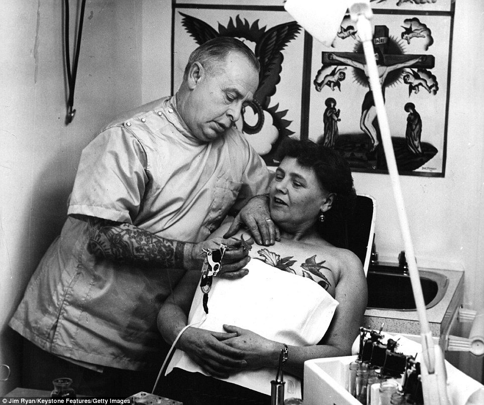 Fotografias mostram como eram as tatuagens antes da década de 60
