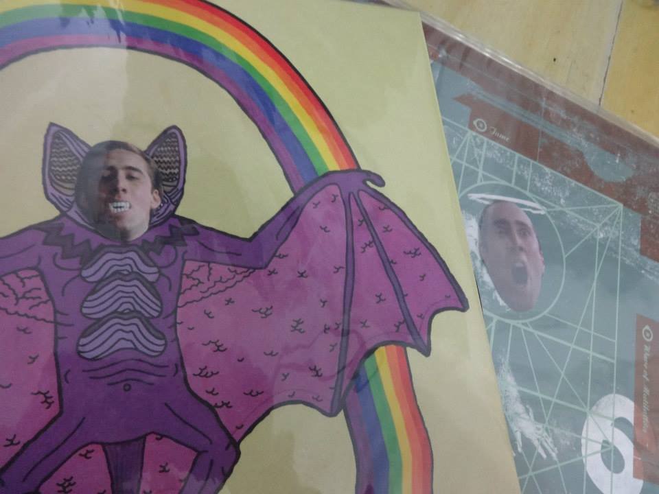 Homem encontra mais de 600 fotos do Nicolas Cage espalhadas pela casa