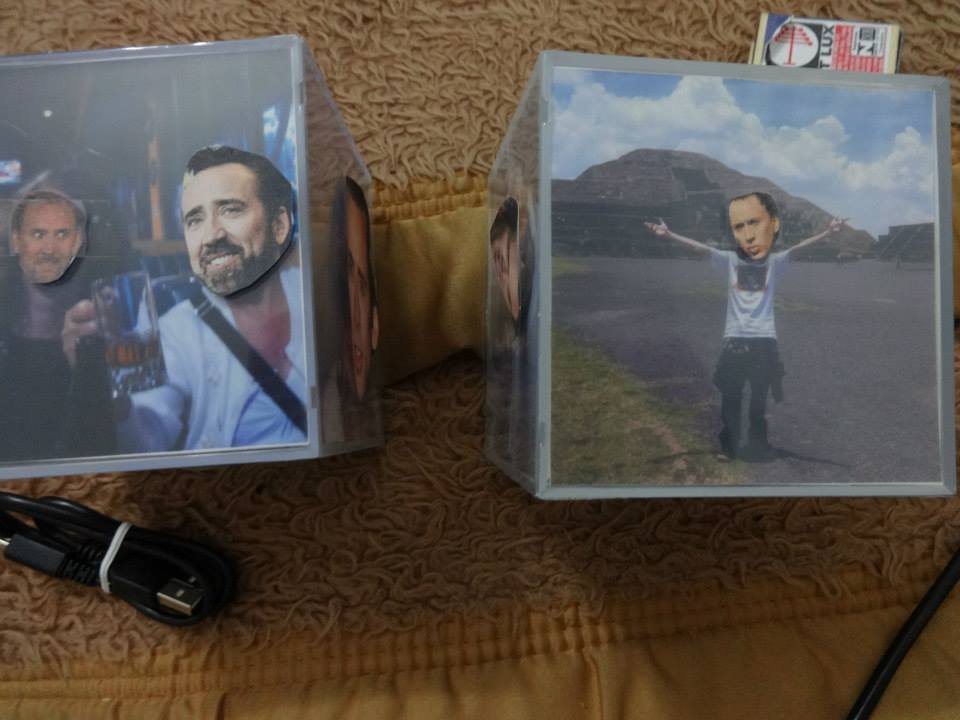 Homem encontra mais de 600 fotos do Nicolas Cage espalhadas pela casa