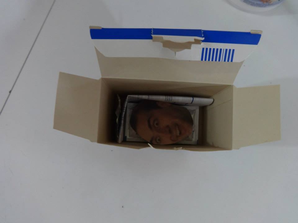 Homem encontra mais de 600 fotos do Nicolas Cage espalhadas pela casa