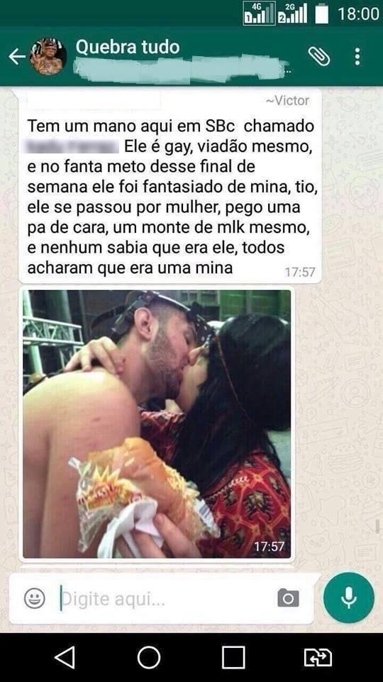 Força na peruca: fantasiado de mulher, rapaz beija 175 homens em festa