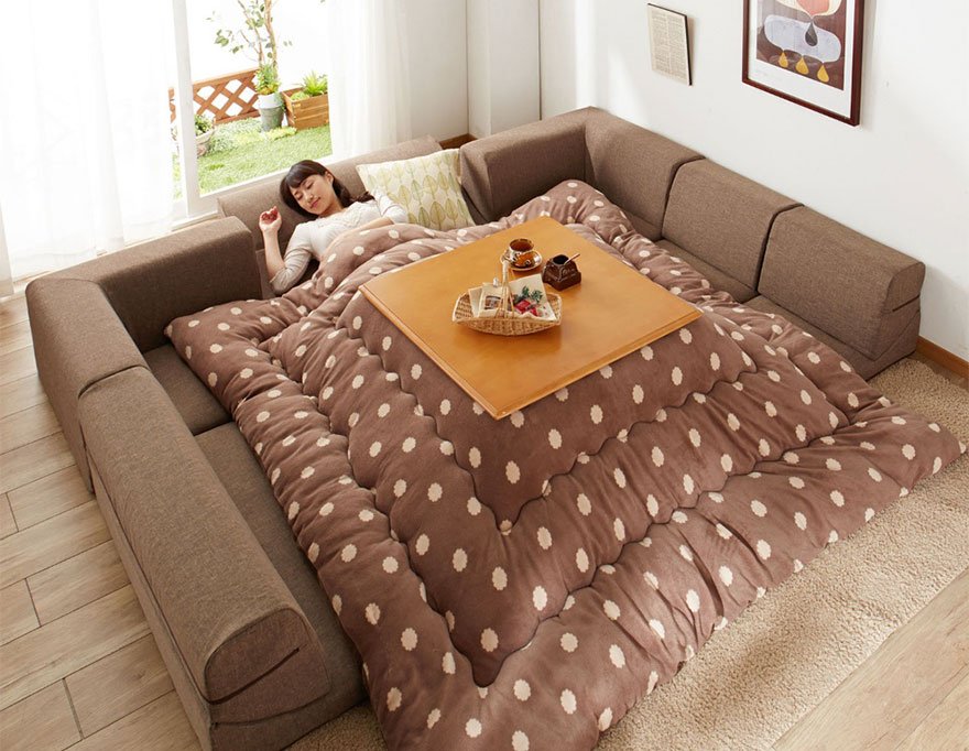 Conheça o kotatsu: o artefato que não vai deixar você levantar