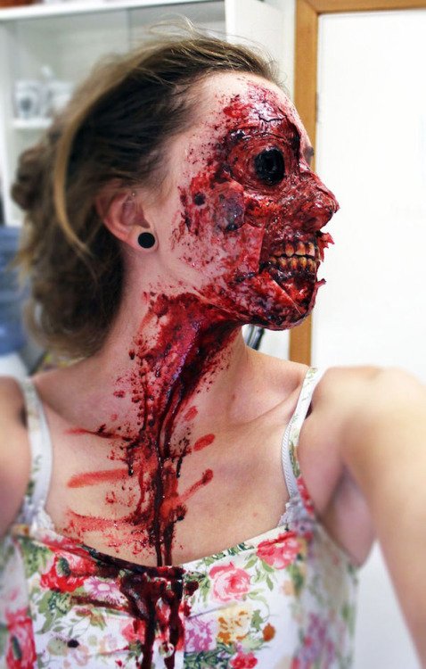 Maquiagens horríveis de Halloween que vão revirar seu estômago